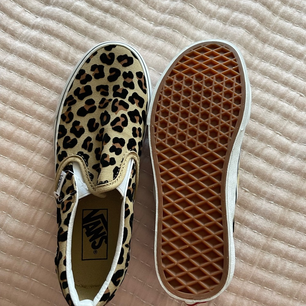 Vans slip on cheetah print